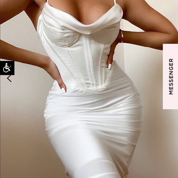 Selling a house of CB dress! Worn once - Picture 1 of 2